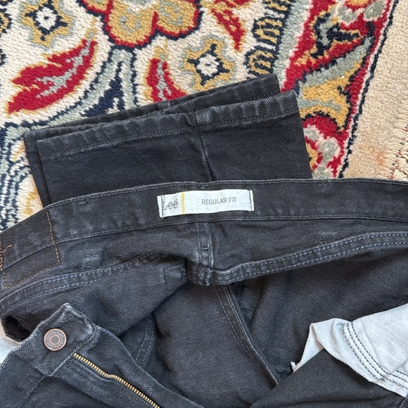 2 pair of EUC Lee Regular Fit Men’s Pants - Picture 10 of 10